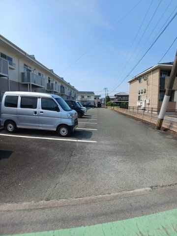ハイツウイステリア（Ａ）の駐車場