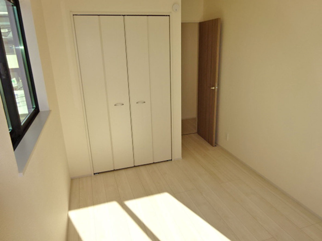 【洋室】 | 函南町仁田35番 新築建売分譲住宅 建物＋土地 TW05772 | 函南町仁田A号棟　洋室6帖(西側) ※令和8年1月29日撮影写真