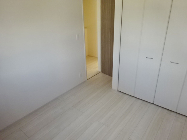 【洋室】 | 函南町仁田35番 新築建売分譲住宅 建物＋土地 TW05772 | 函南町仁田A号棟　洋室5.25帖 ※令和8年1月29日撮影写真