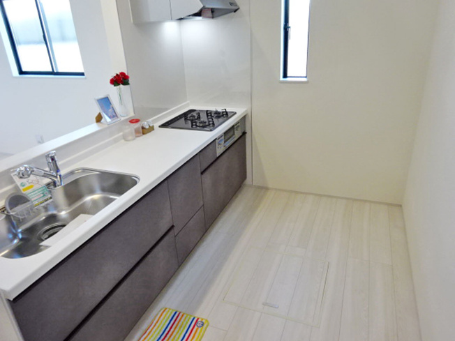 【キッチン】 | 函南町仁田35番 新築建売分譲住宅 建物＋土地 TW05772 | 函南町仁田A号棟　キッチン ※令和8年1月29日撮影写真