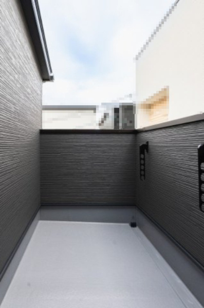 【商談中】乙訓郡大山崎町小字尻江【モデルハウス】のバルコニー|広めのテラス。