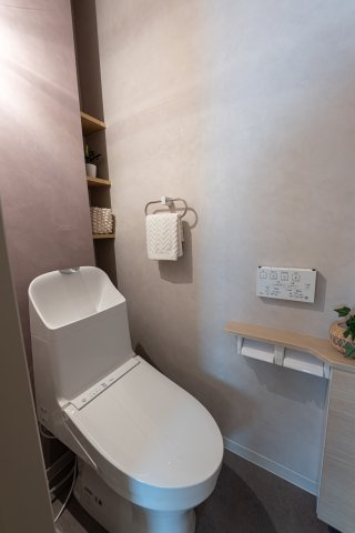 【商談中】乙訓郡大山崎町小字尻江【モデルハウス】のトイレ|1階トイレ
温水洗浄便座