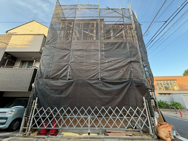 杉並区高円寺南3丁目　新築戸建の外観|現地写真（2025.11.07撮影）

現地ご見学希望・資料請求などお気軽にお問い合わせ下さい！
03-5990-5201