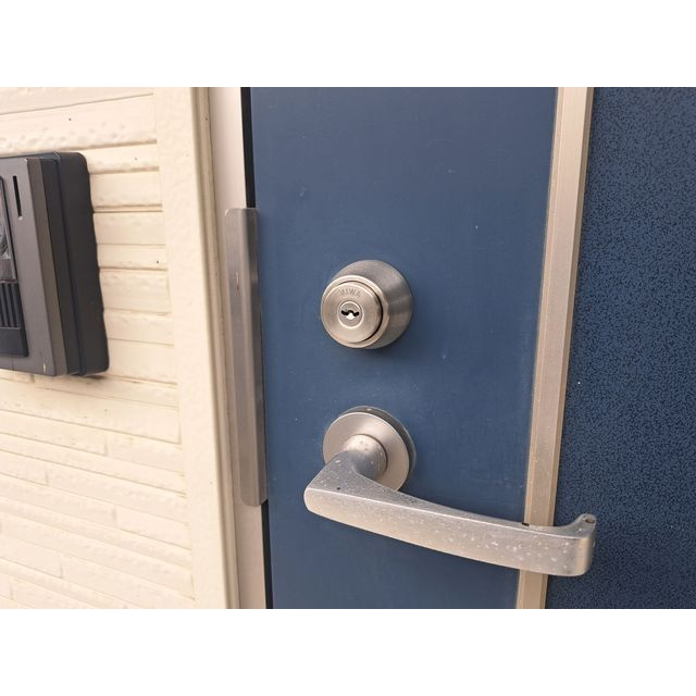 シティハイツブリッジBの玄関