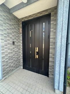 【玄関】 | 岐阜市芥見南山！築28年中古住宅！ハウスクリーニング・シロアリ点検済み！そのままでお住みいただけます | 岐阜市芥見南山！築28年中古住宅！ハウスクリーニング・シロアリ点検済み！そのままでお住みいただけます