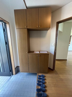 【玄関】 | 岐阜市芥見南山！築28年中古住宅！ハウスクリーニング・シロアリ点検済み！そのままでお住みいただけます | 岐阜市芥見南山！築28年中古住宅！ハウスクリーニング・シロアリ点検済み！そのままでお住みいただけます