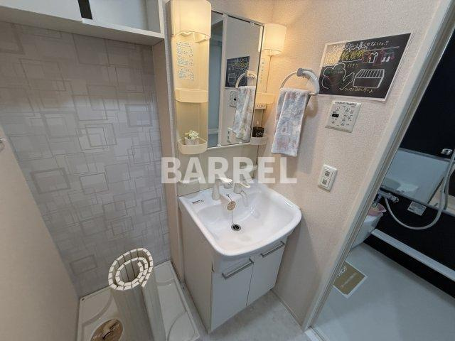 ドマーニ・マエガワのその他