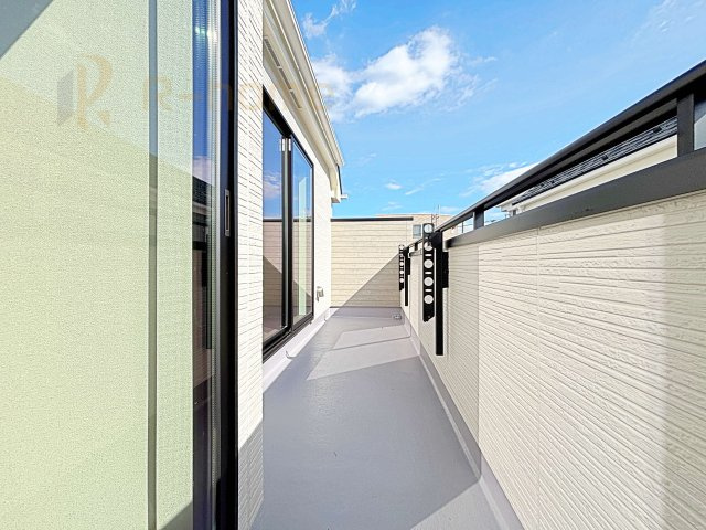 流山市加1丁目　新築戸建て　A号棟のバルコニー|お布団やラグなどの大きな物も干しやすい広々としたバルコニー！