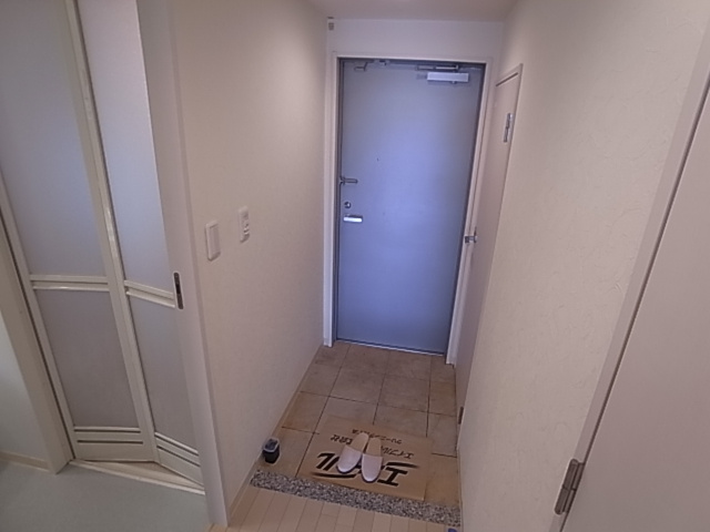 神戸市兵庫区駅南通１丁目の賃貸マンションの玄関