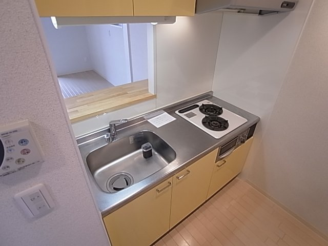 神戸市兵庫区駅南通１丁目の賃貸マンションのキッチン|システムキッチン（ガス２口）