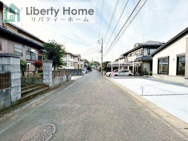 龍ケ崎市城ノ内8期　新築戸建の前面道路含む現地写真