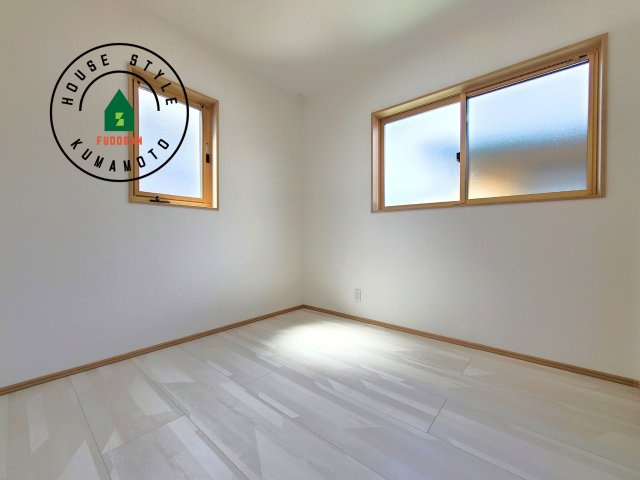 熊本市北区徳王2丁目第1-3棟（2号棟）の内観：施工例|穏やかな光が差し込む室内には、穏やかな時間が流れます。