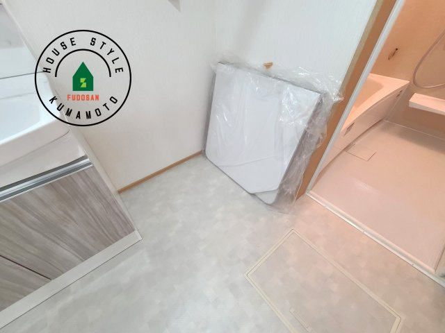 熊本市北区徳王2丁目第1-3棟（2号棟）の内観：施工例|ランドリースペースとなります。広々して有効的にご使用できます。 