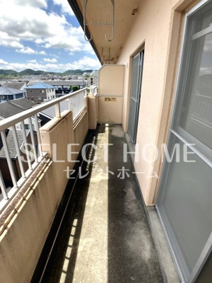 【バルコニー】 | リバーサイド八番館 | 陽当たり良好なバルコニーです