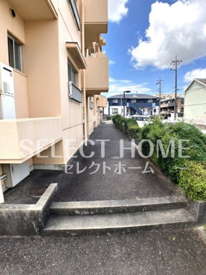 【エントランス】 | リバーサイド八番館 | 建物の内部です