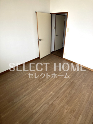  | リバーサイド八番館