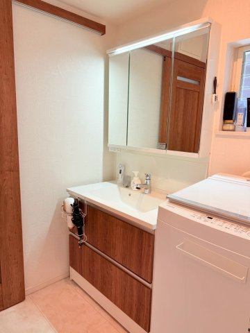 伊丹市山田　中古戸建の洗面所