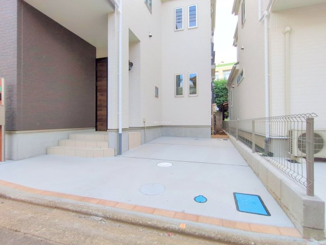 ふじみ野市西２丁目の新築一戸建の駐車場