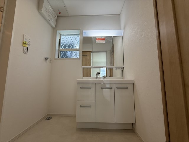 神戸市垂水区南多聞台8丁目新築戸建の独立洗面台