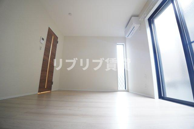 リヴェール寒川の居間・リビング