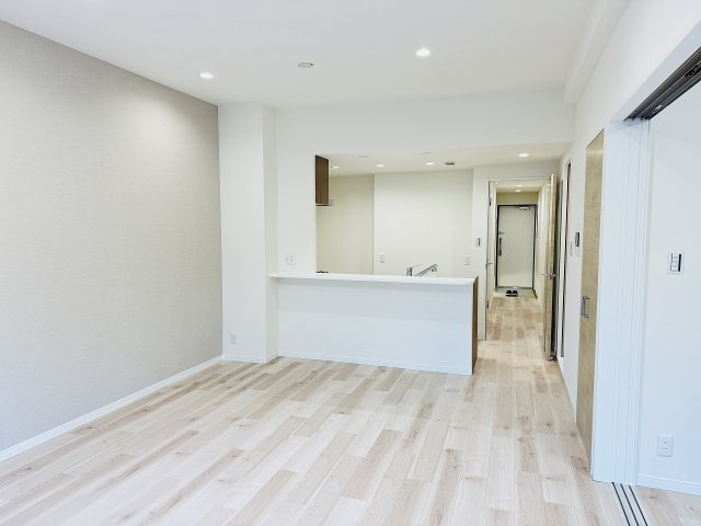 タウンズ八王子オークヒルの居間・リビング|～14.0帖の明るいLDKで、家族団欒の時間をお過ごしいただけます～