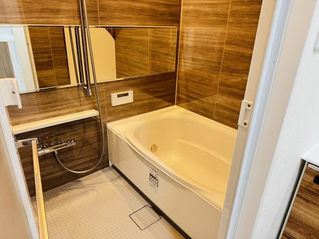 タウンズ八王子オークヒルの浴室|～新規交換したキレイなバスルーム　気持ち良く湯船に浸かる事が出来ます～