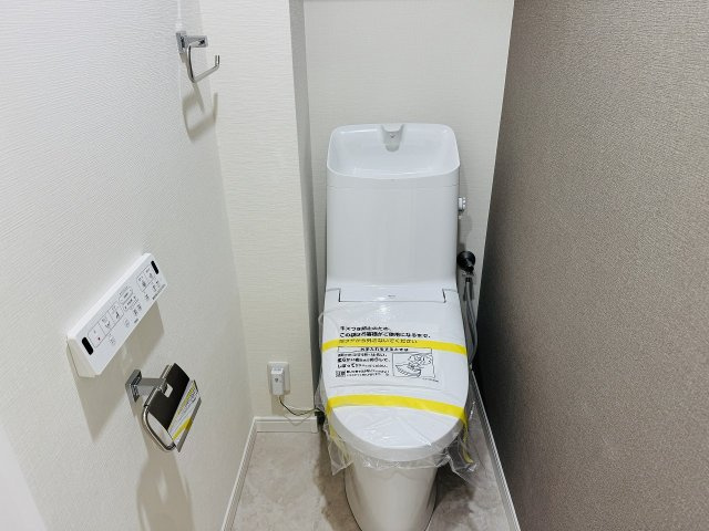 タウンズ八王子オークヒルのトイレ|～暖房温水洗浄機能付きトイレも新規交換済　冬場は特に嬉しい機能ですね～
