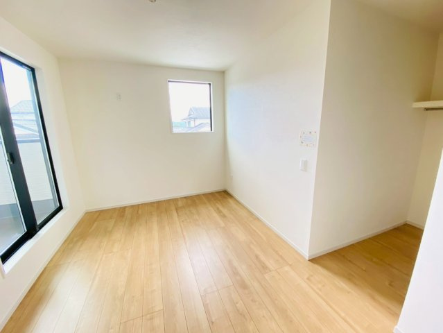 ケイアイグレイス／大津3期／大林　２号棟の洋室