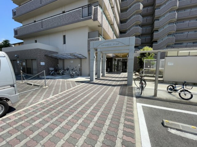 【エントランス】 | オレンジフラット