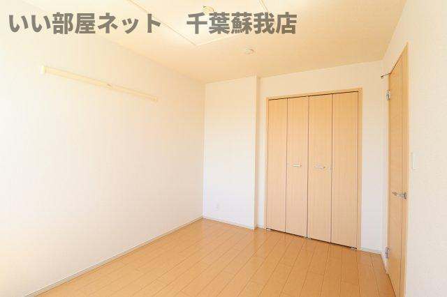 フレッサの寝室|広くて明るい寝室