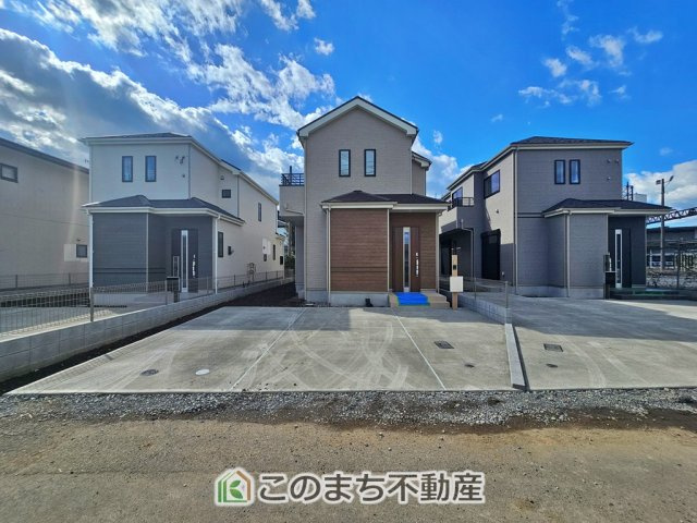 ハートフルタウン宇都宮市東町　B号棟の駐車場|2台並列駐車が可能です。