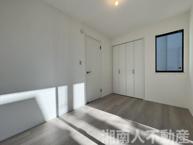 鎌倉市小袋谷２丁目６７２－２新築戸建の洋室|ゆったりした洋室です