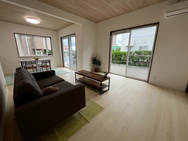 【居間・リビング】 | 皇徳寺台4丁目　中古住宅