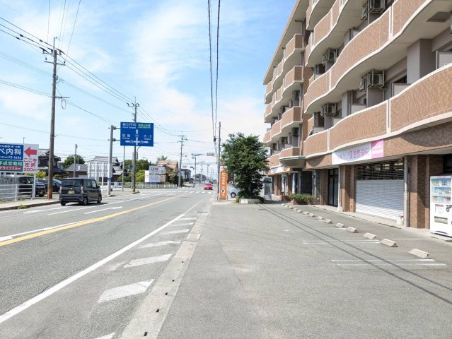 ルミエールガーデンⅠ番館の駐車場