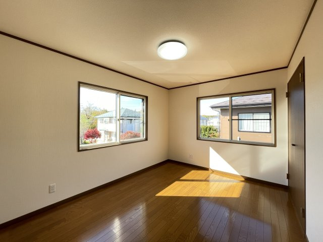 三戸郡階上町大字赤保内字柳沢の洋室