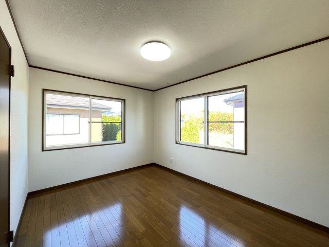 三戸郡階上町大字赤保内字柳沢の洋室