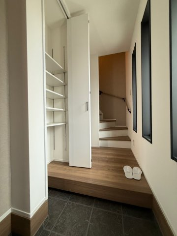 西ノ京藤ノ木町の玄関