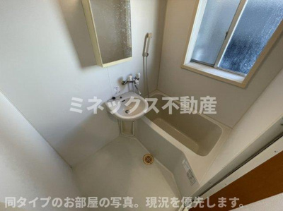 【独立洗面台】 | フェリーチェ大工 | 同タイプのお部屋の写真。現況優先