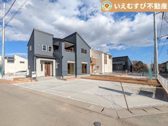 Livele Garden.S　寄居露梨子の駐車場|3台以上駐車可能なゆとりのカースペース
複数台車をお持ちでも、お友達が遊びに来てもゆとりの駐車スペース！