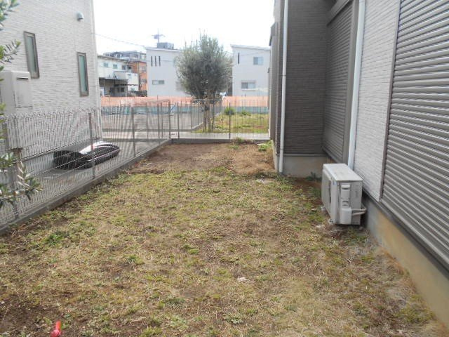 中浦和タウンＣ号棟の庭