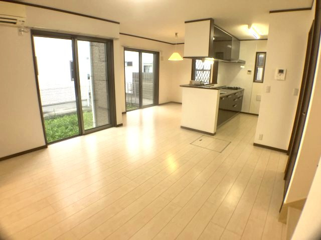 中浦和タウンＣ号棟の居間・リビング