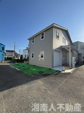 茅ヶ崎市松浪2丁目　築後未入居の前面道路含む現地写真|前面道路含む現地写真です