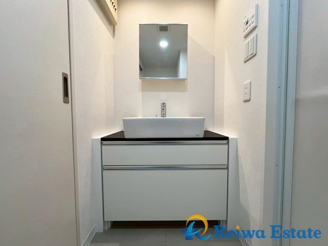 ライオンズガーデン湘南緑が浜の独立洗面台