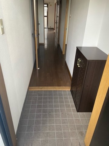 ラフェスタ二見の玄関