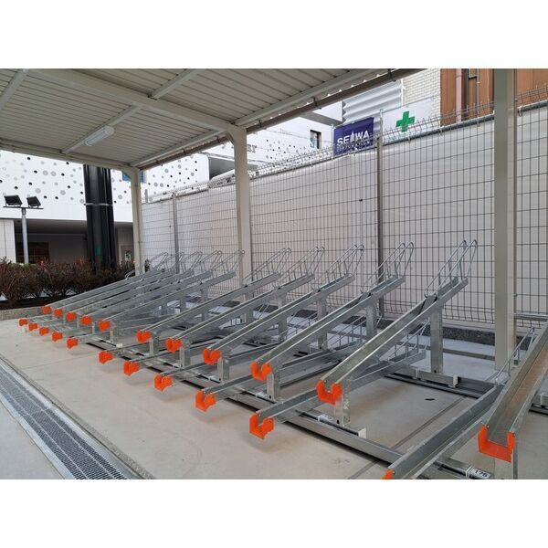 スプランディッド十三本町