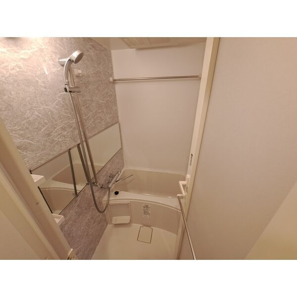 スプランディッド十三本町の浴室