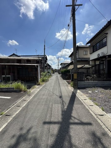 中古住宅　竹鼻町丸の内2丁目　の前面道路含む現地写真