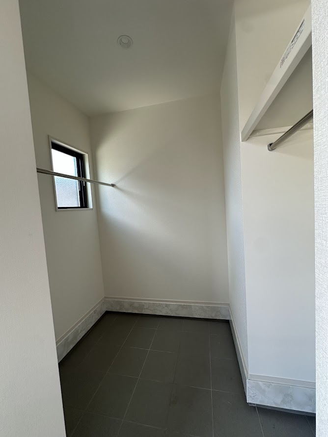 中古住宅　竹鼻町丸の内2丁目　の玄関|シューズクローク