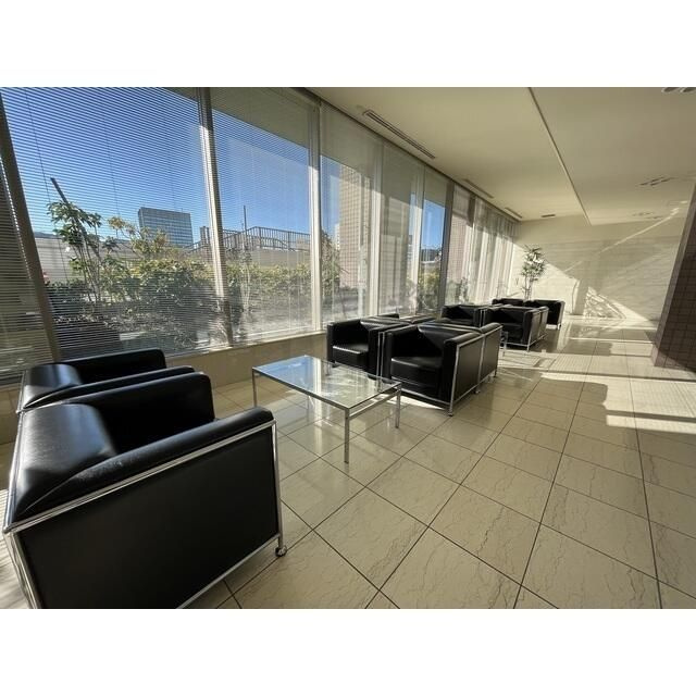 東京アインスリバーサイドタワーのロビー