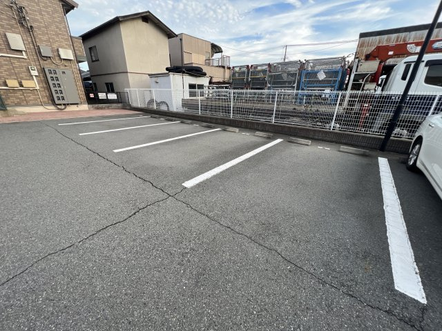 プラシードの駐車場